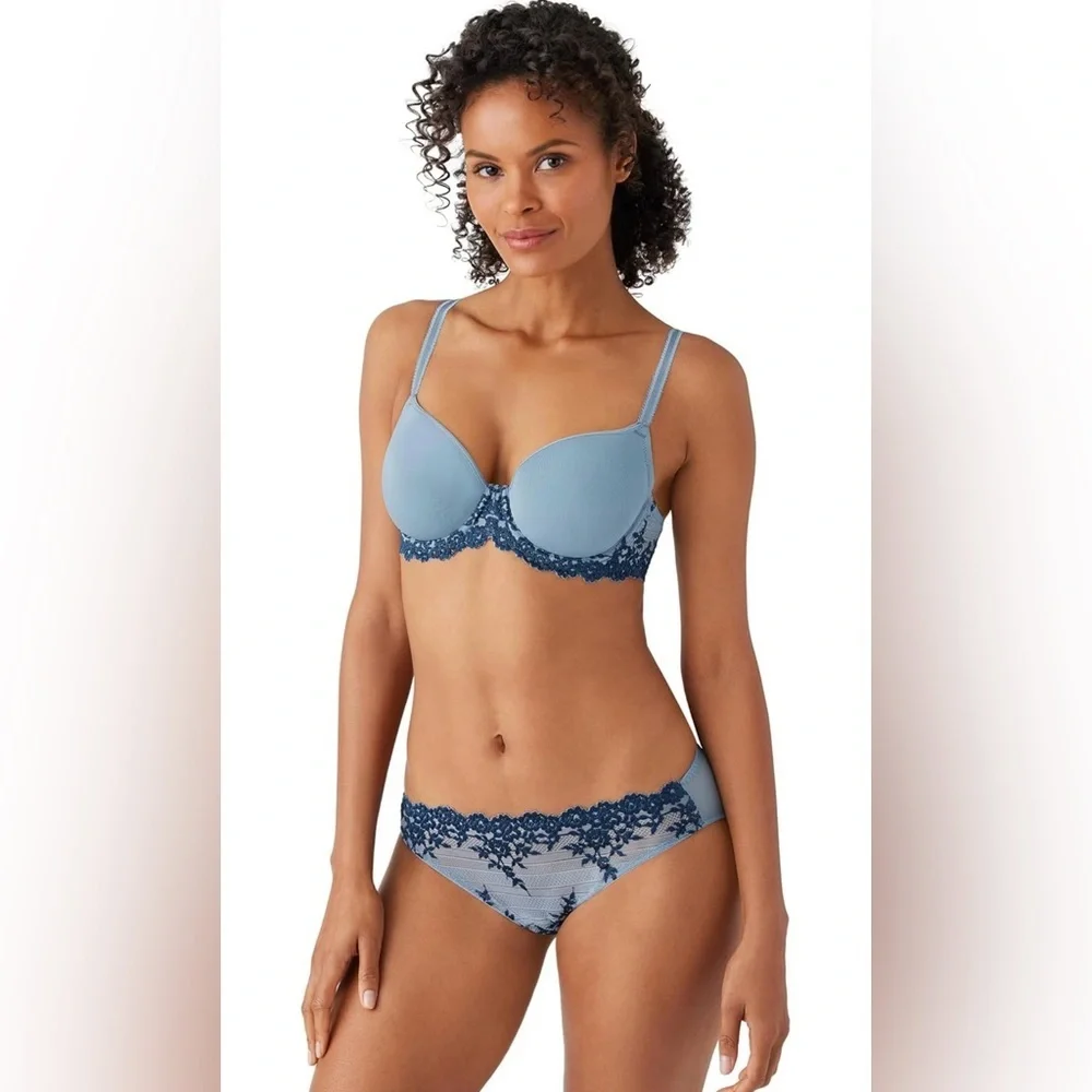 Wacoal Women's Embrace Lace Contour Bra NWT 853191